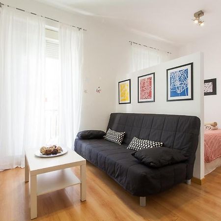Peral Home Cozy Apartment Sevilla Eksteriør billede